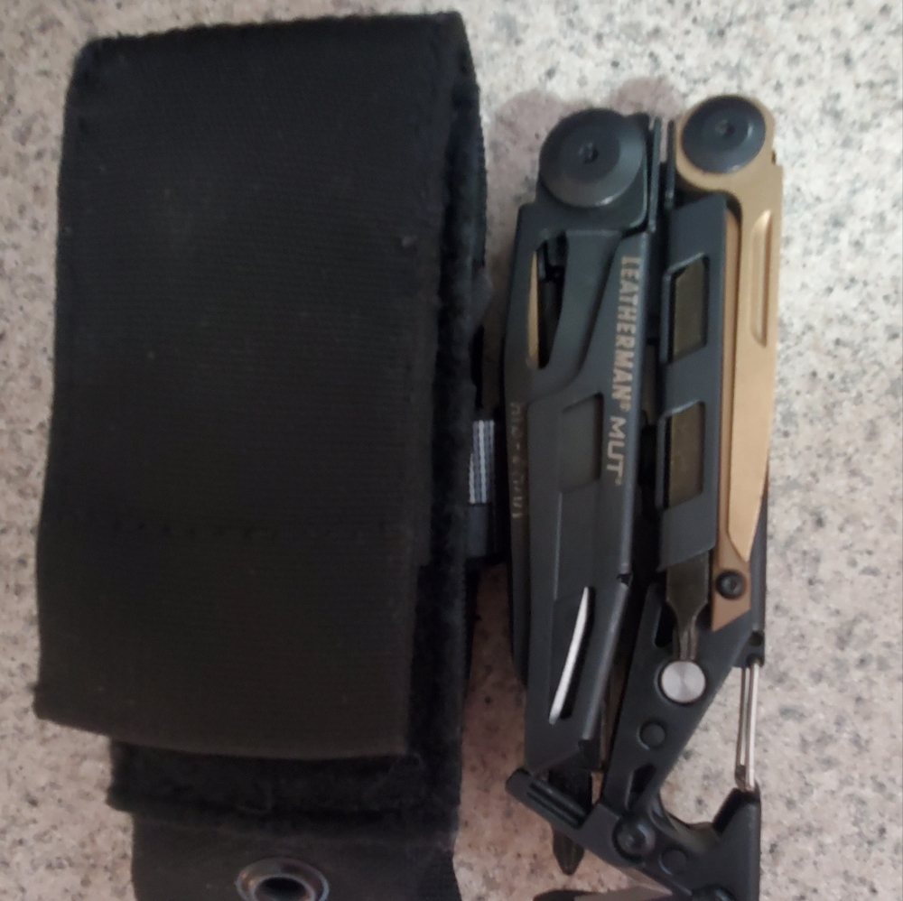 Leatherman Mut multi tool knife